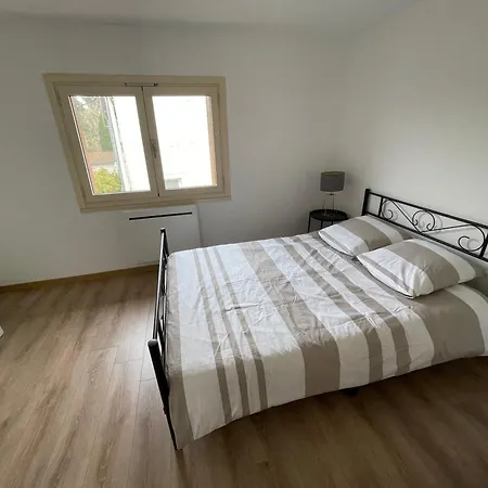 Flat Apartment Chaussin